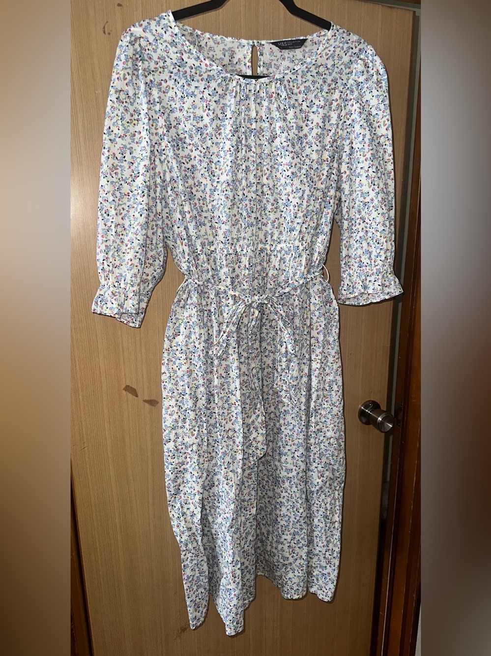 Dress - Picture 3 of 3